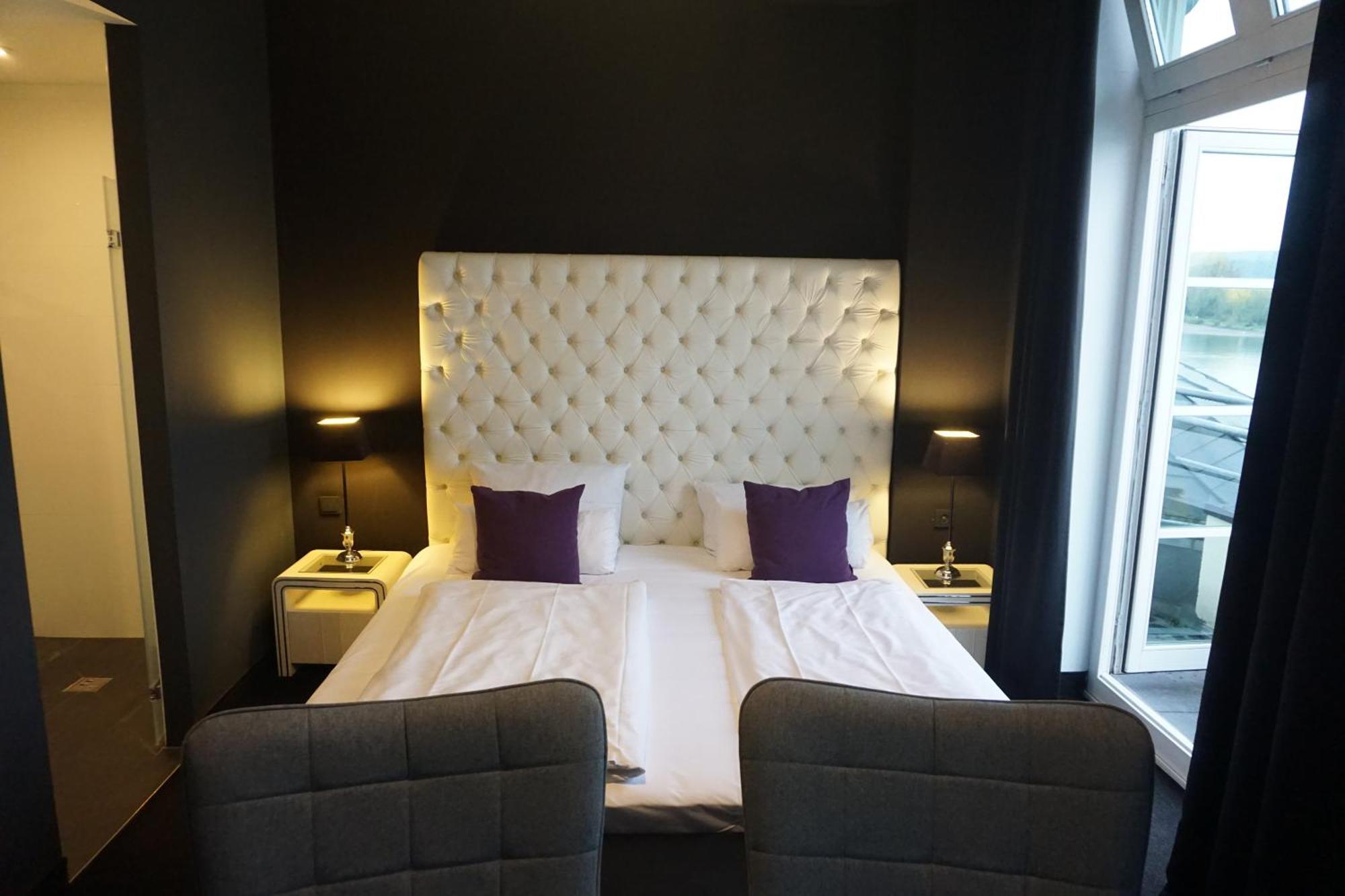Hotel Bucheneck ลินซ์ อัม ไรน์ ภายนอก รูปภาพ