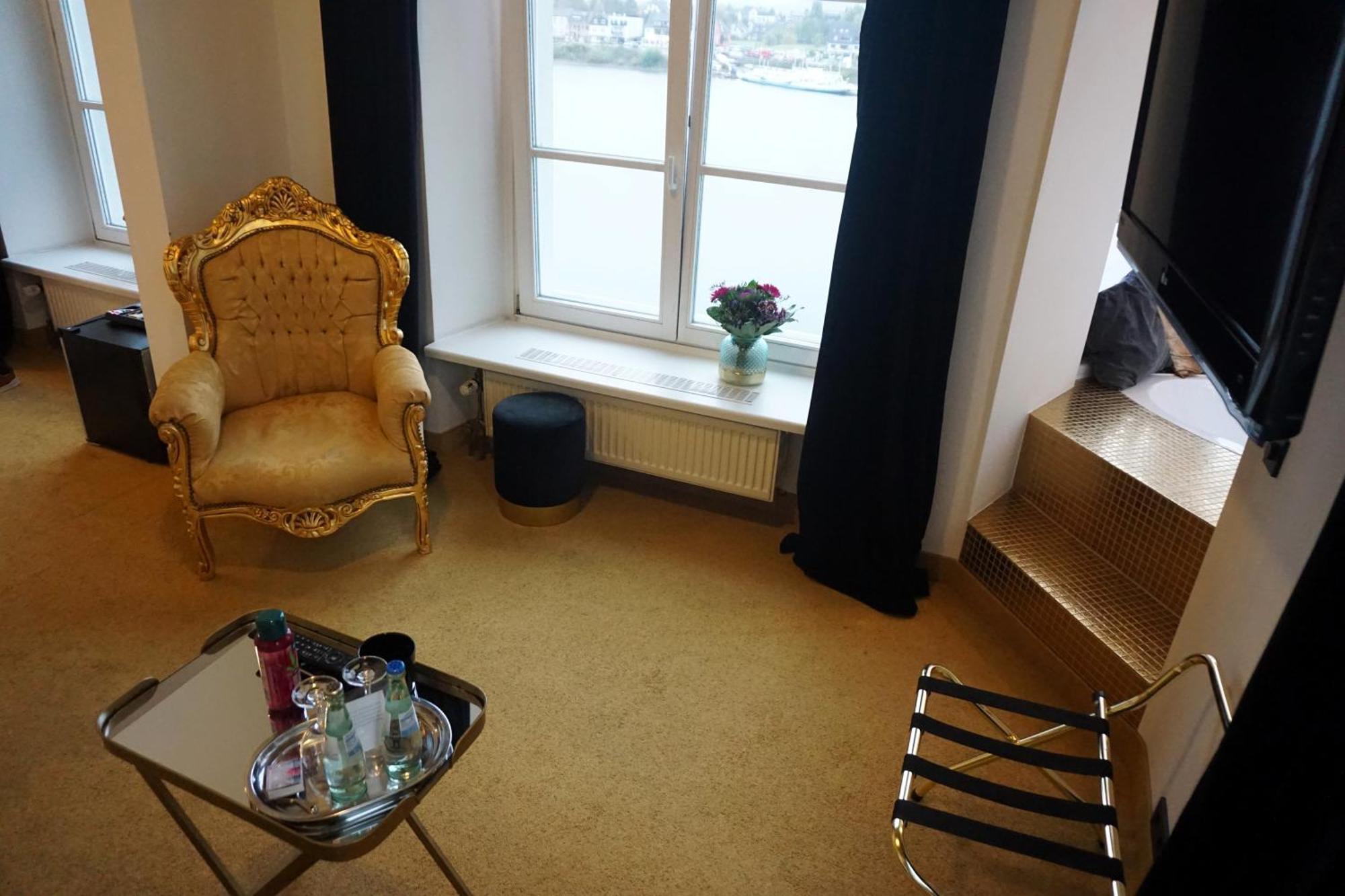 Hotel Bucheneck ลินซ์ อัม ไรน์ ภายนอก รูปภาพ