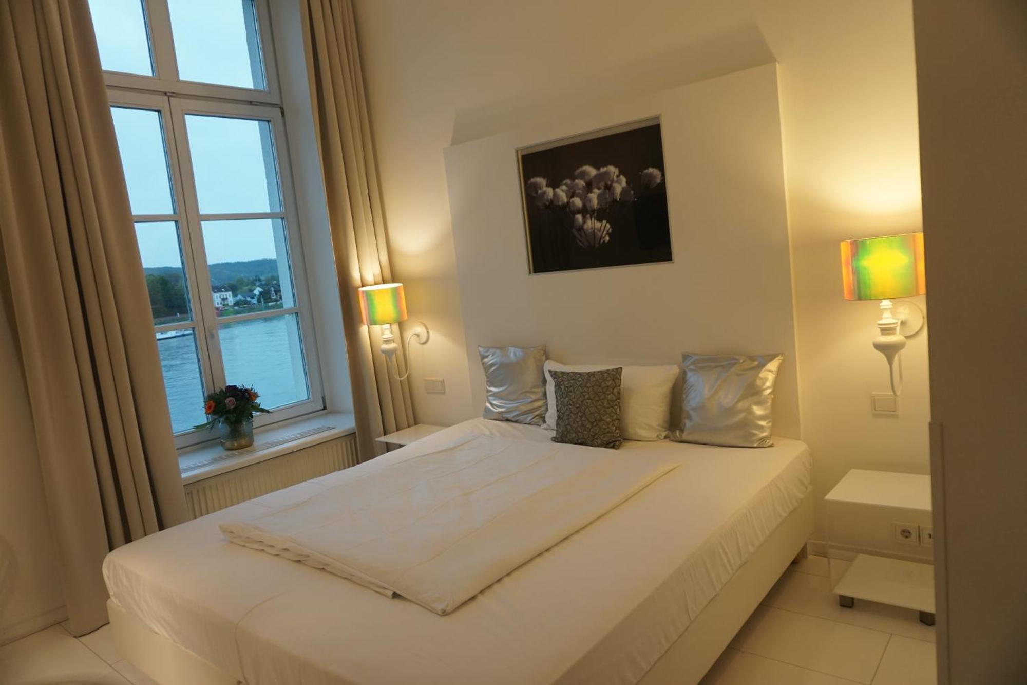 Hotel Bucheneck ลินซ์ อัม ไรน์ ภายนอก รูปภาพ