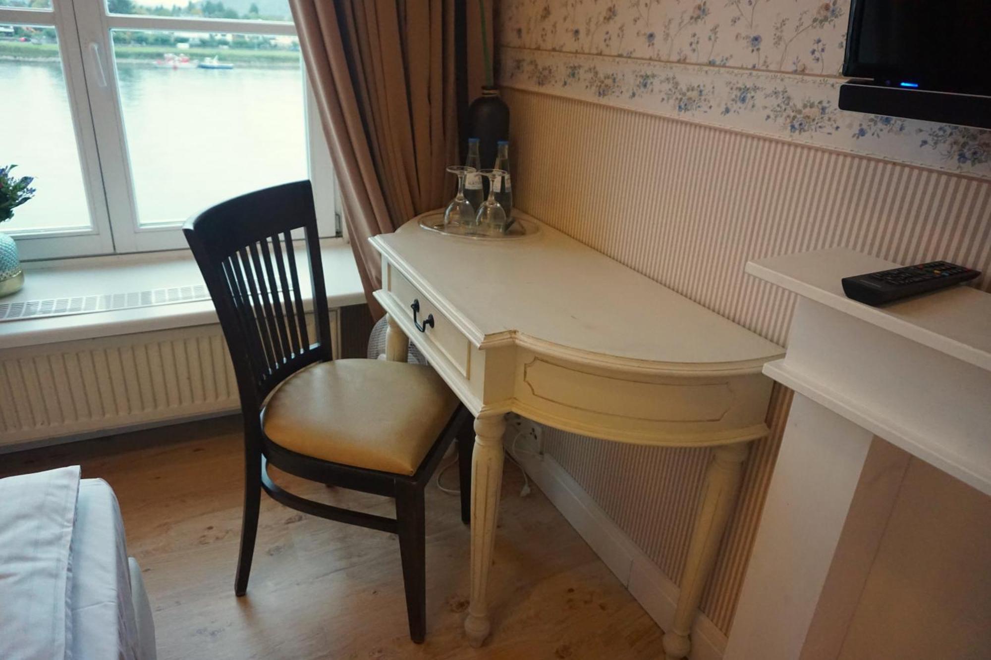 Hotel Bucheneck ลินซ์ อัม ไรน์ ภายนอก รูปภาพ