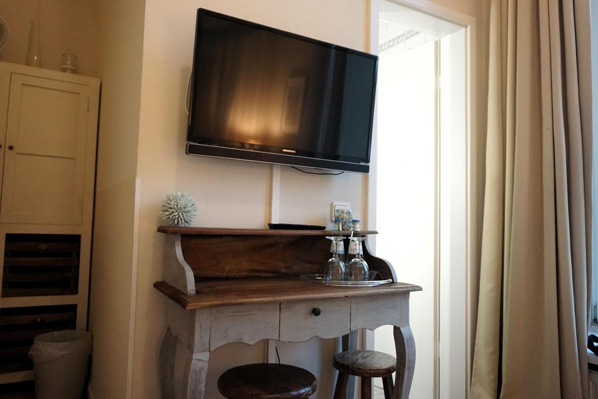Hotel Bucheneck ลินซ์ อัม ไรน์ ภายนอก รูปภาพ