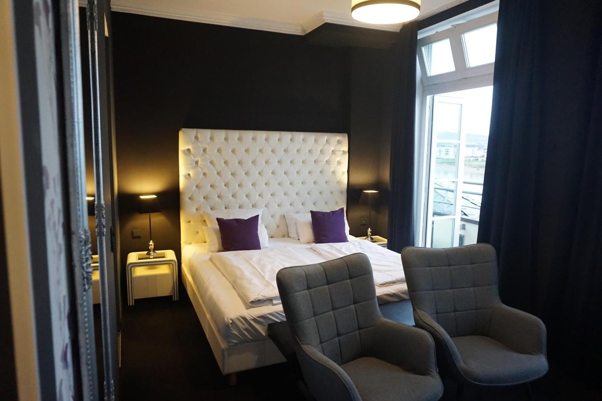 Hotel Bucheneck ลินซ์ อัม ไรน์ ภายนอก รูปภาพ