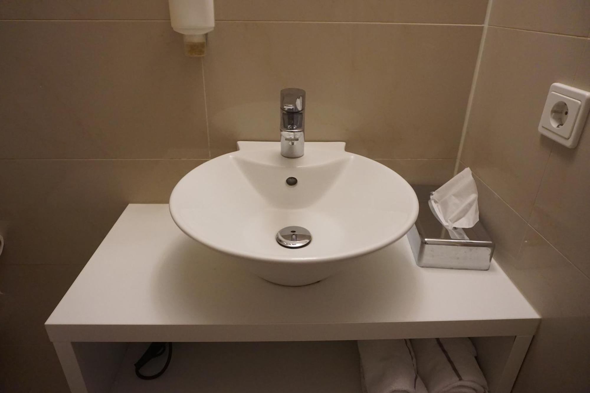 Hotel Bucheneck ลินซ์ อัม ไรน์ ภายนอก รูปภาพ