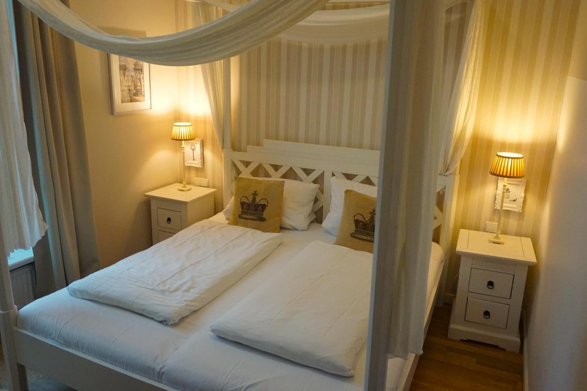 Hotel Bucheneck ลินซ์ อัม ไรน์ ภายนอก รูปภาพ